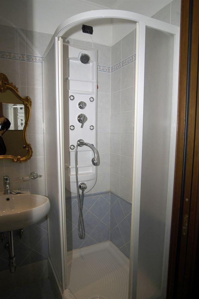 Blue Suite Vatican Guesthouse Рим Стая снимка